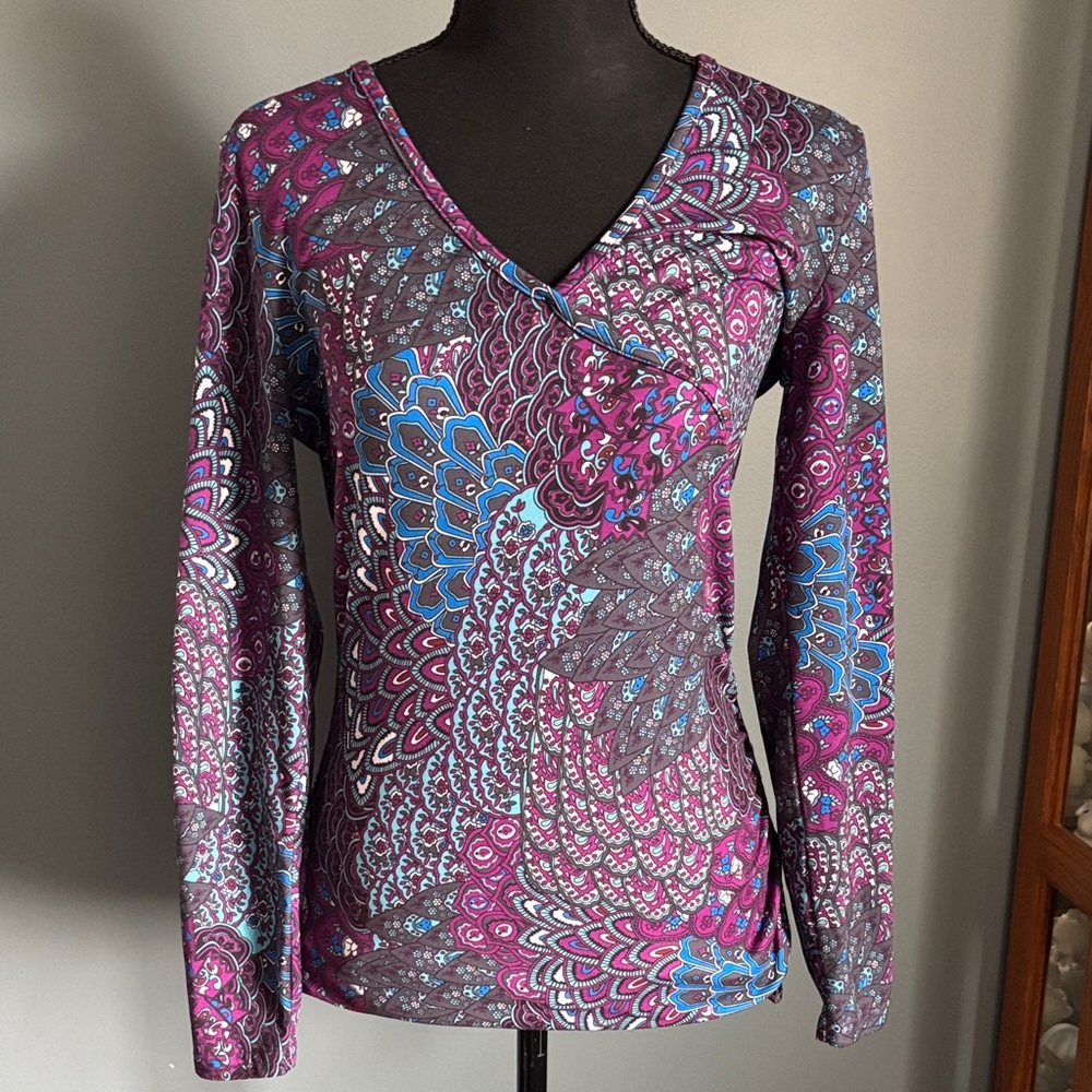 Chic V-Neck Long Sleeve Top